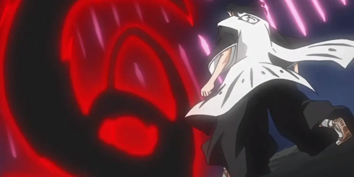 Le Getsuga Tensho d'Ichigo Kurosaki attaquant Byakuya Kuchiki dans Bleach.